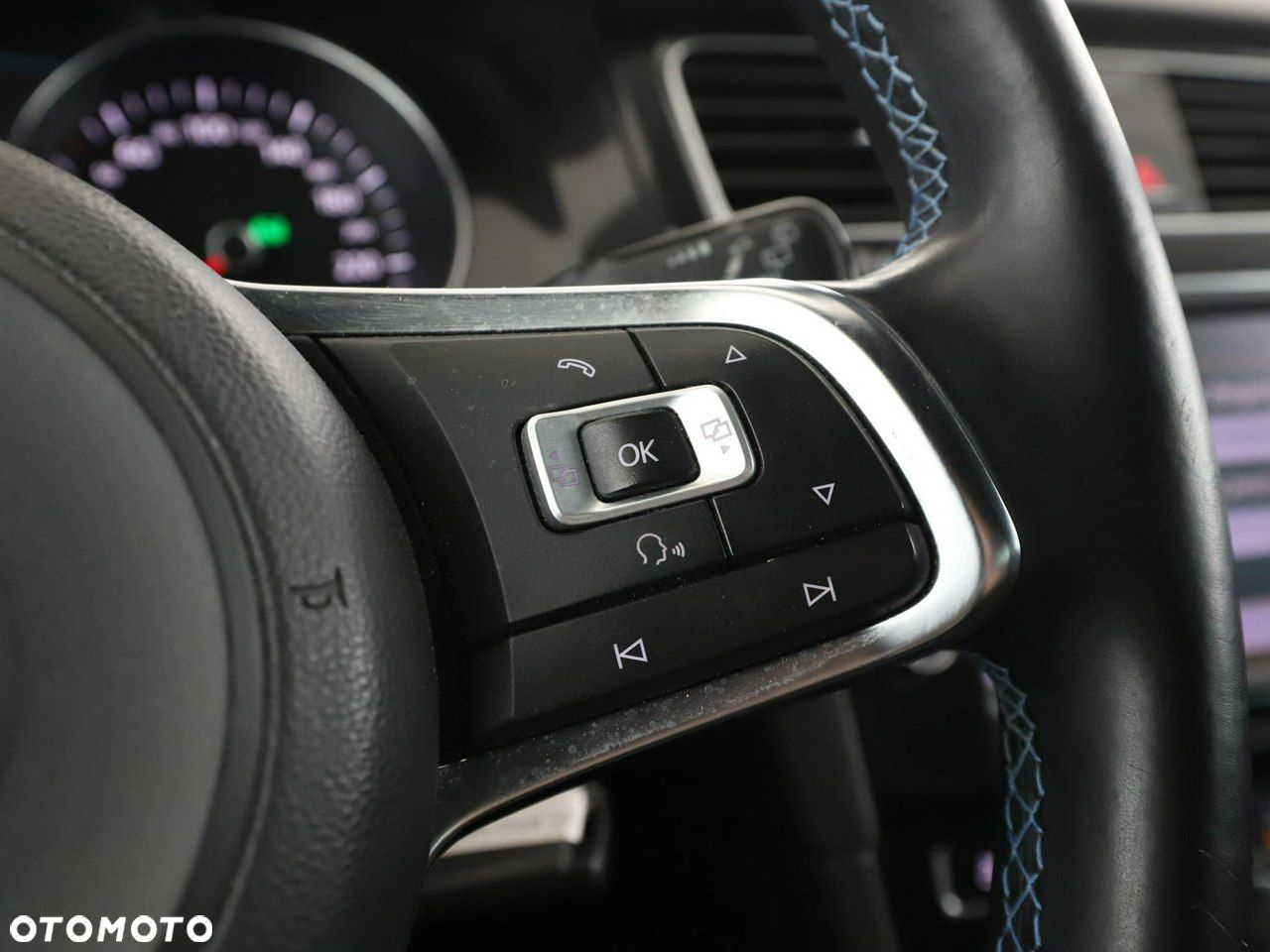 Volkswagen Golf - 33