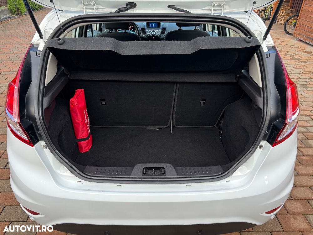 Ford Fiesta 1.6 TDCi DPF Titanium - 13