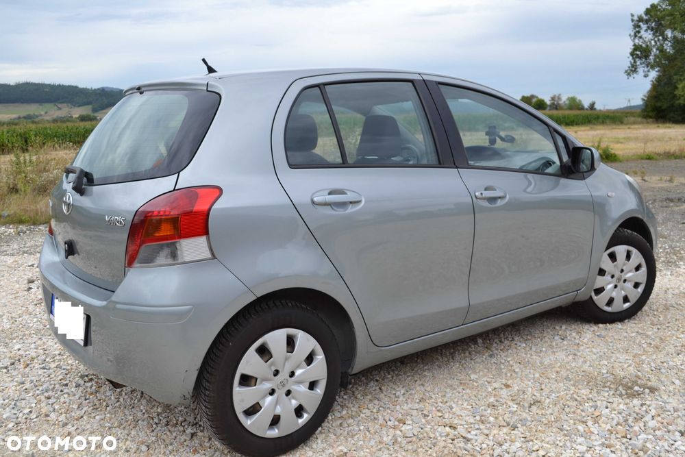 Toyota Yaris - 4