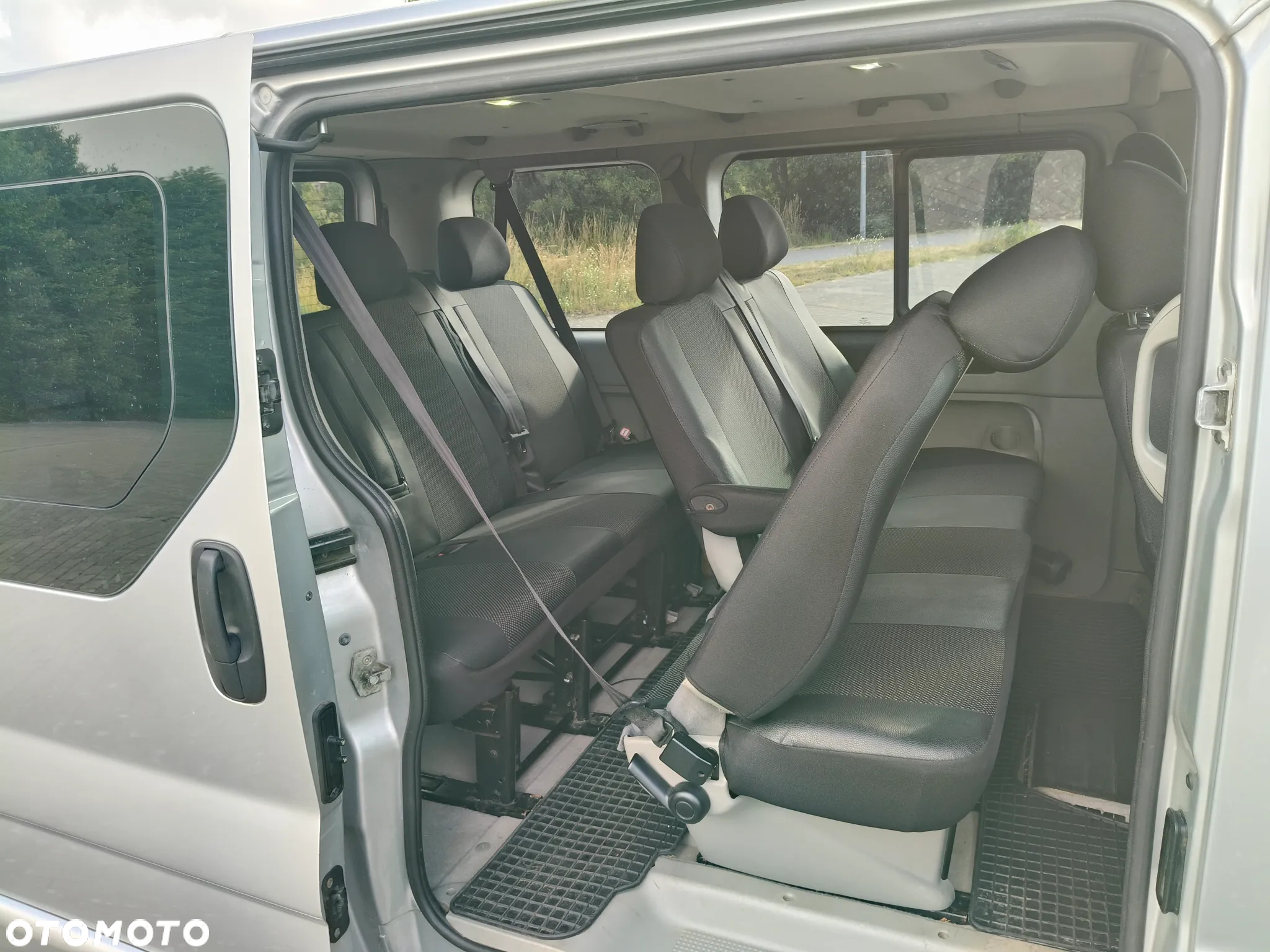Renault Trafic 2.0 dCi 115 Combi L1H1 - 12