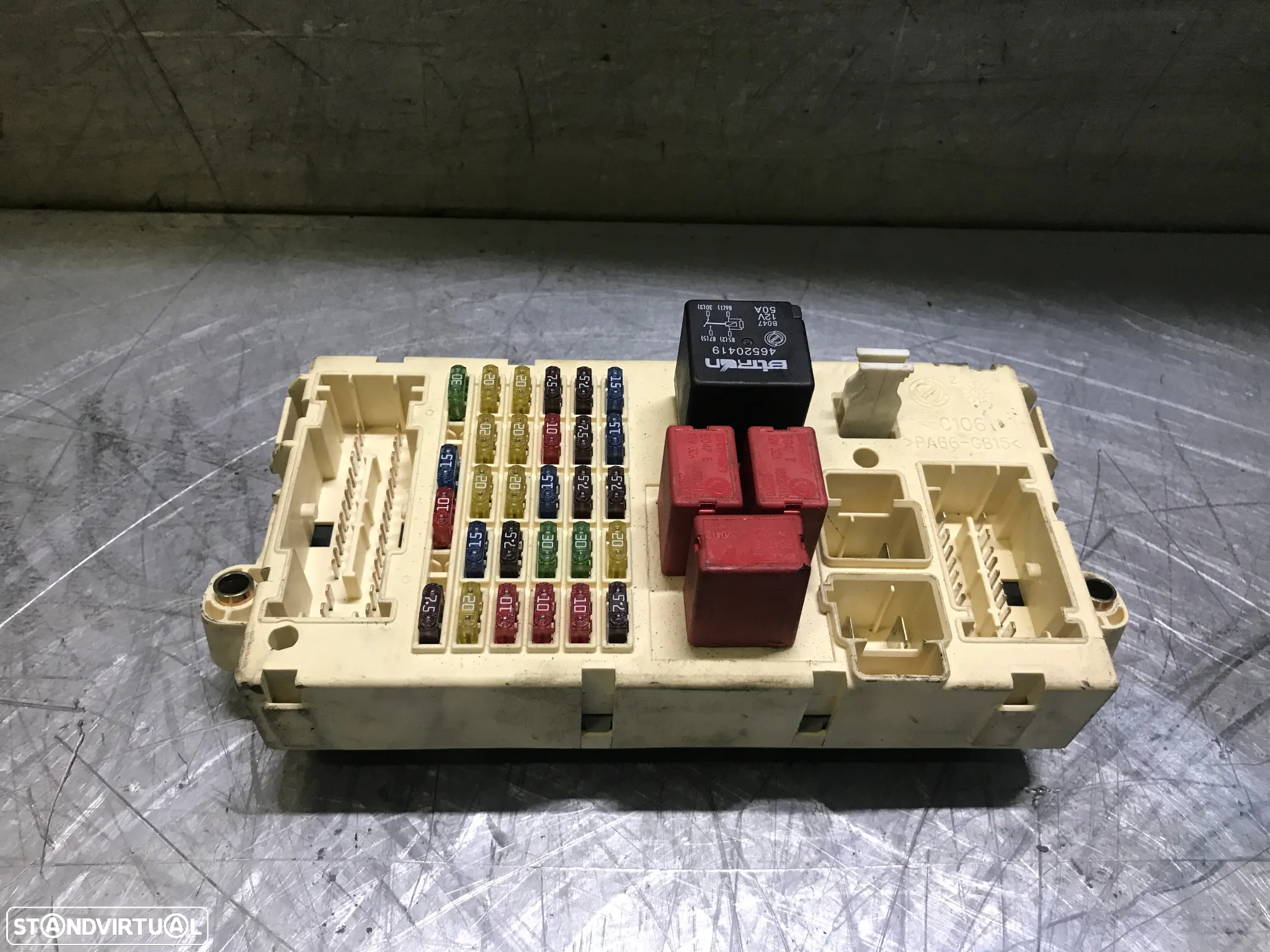 CAIXA DE FUSIVEIS FIAT STILO 46778898 - 2