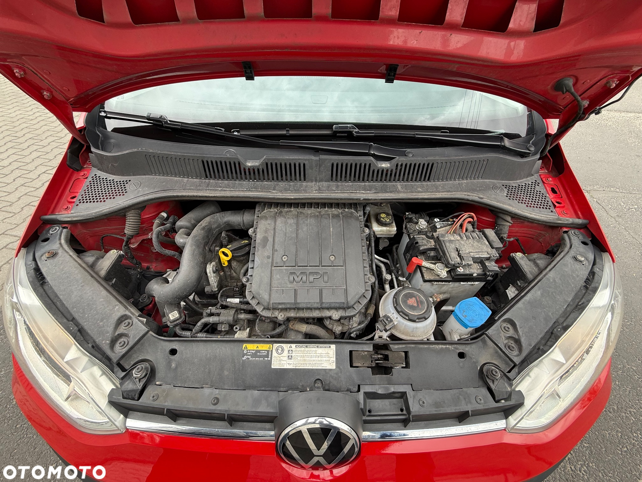 Volkswagen up! colour fortana red - 16