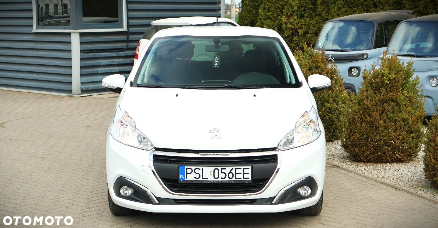 Peugeot 208 - 10