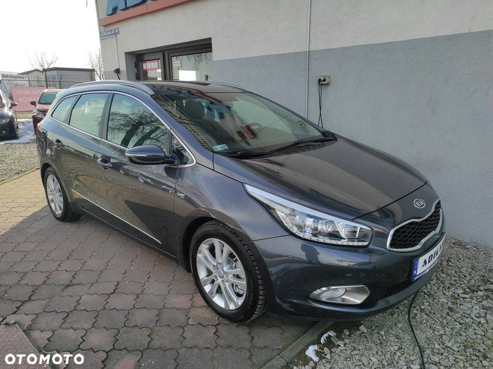 Kia Ceed - 8