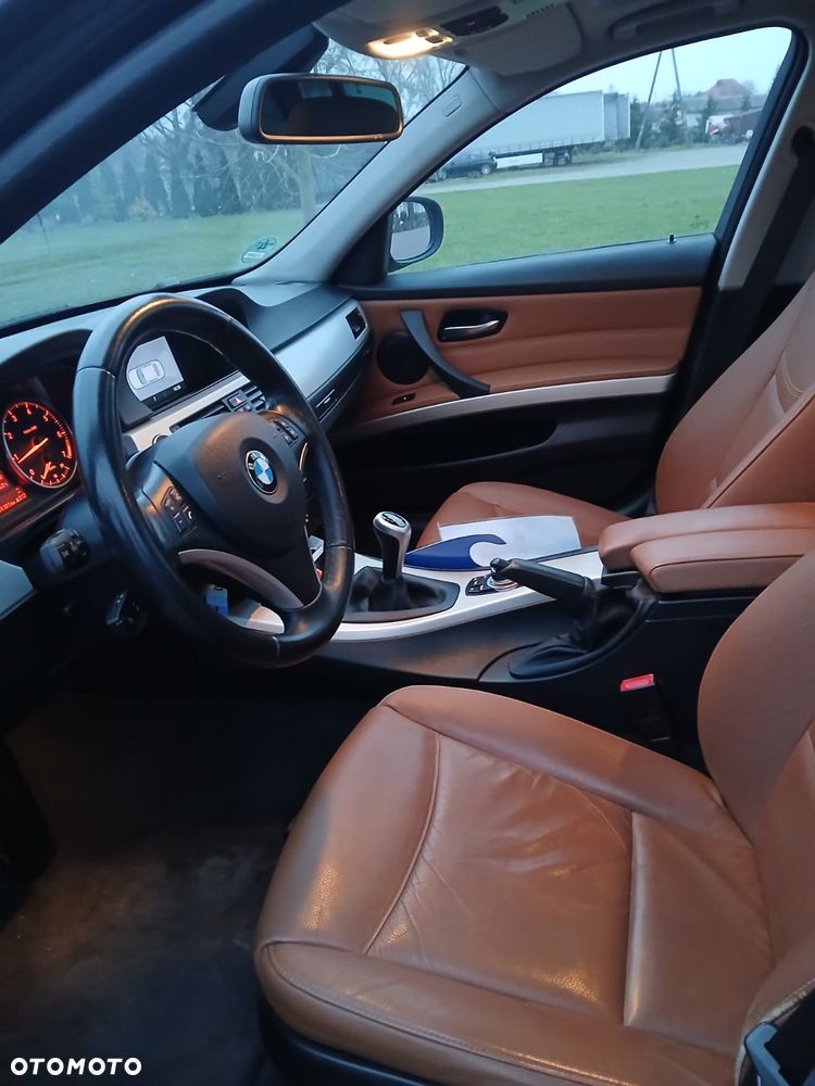 BMW Seria 3 318i - 6