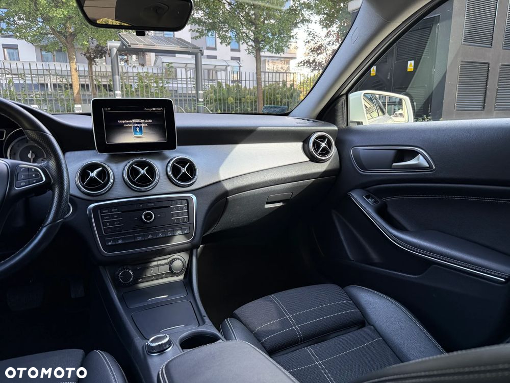 Mercedes-Benz GLA 250 4-Matic - 11
