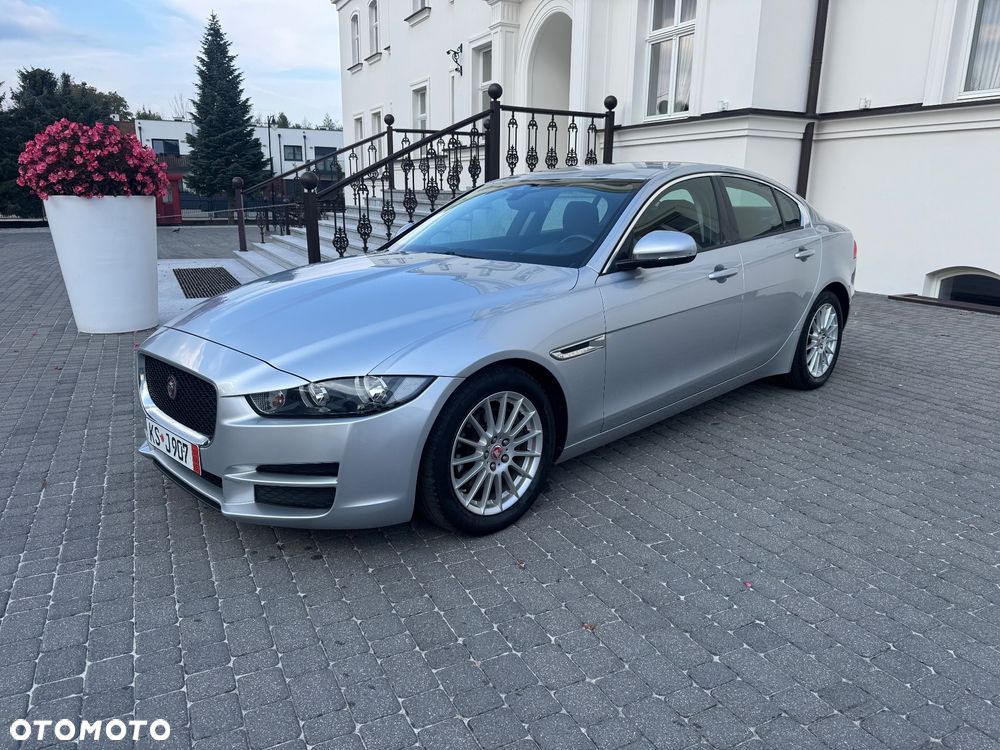 Jaguar XE 2.0 D Prestige - 2