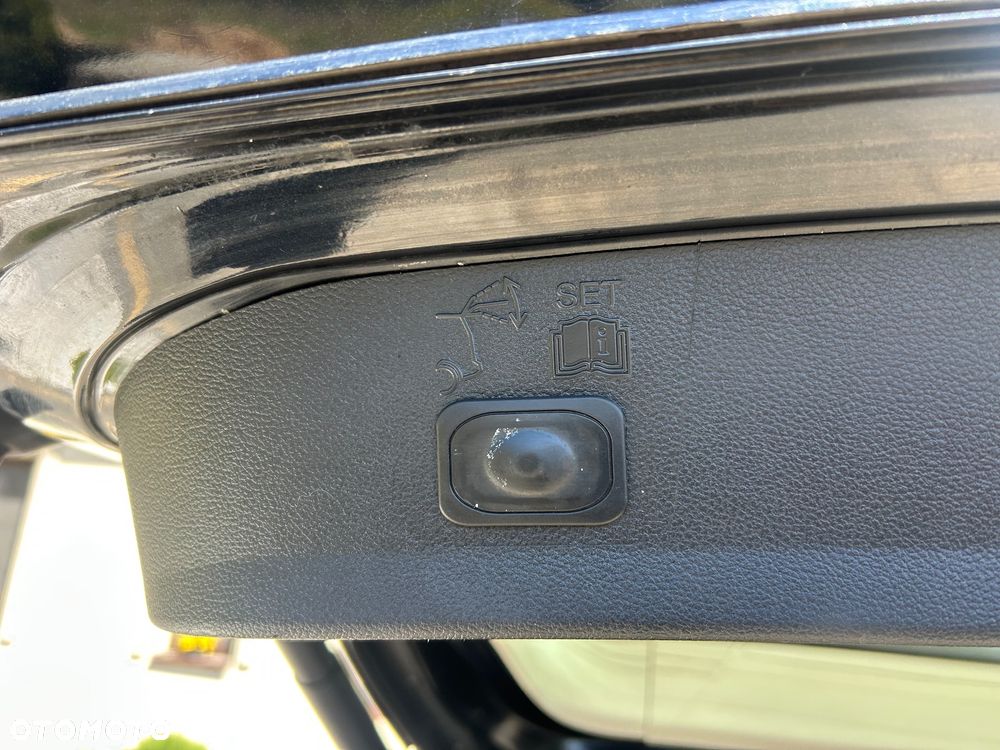 Ford Kuga 2.0 TDCi 2x4 Titanium - 23