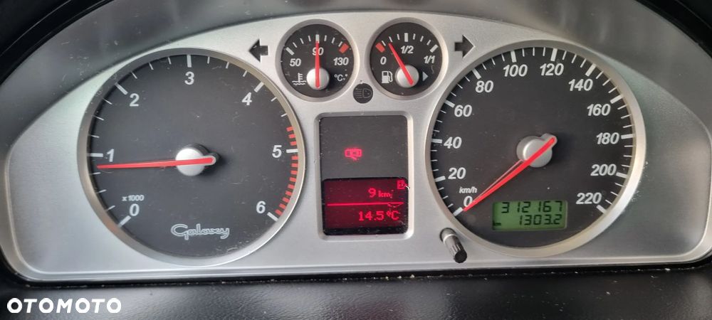 Ford Galaxy TDI Ghia - 13