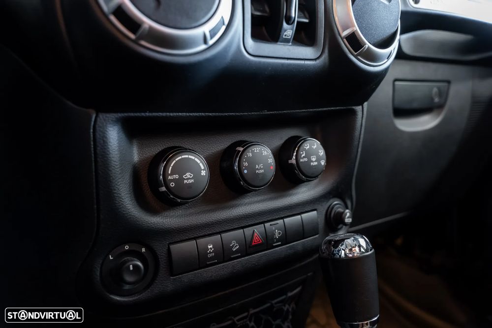 Jeep Wrangler Unlimited 2.8 CRD ATX Sahara Adventure Edition - 19