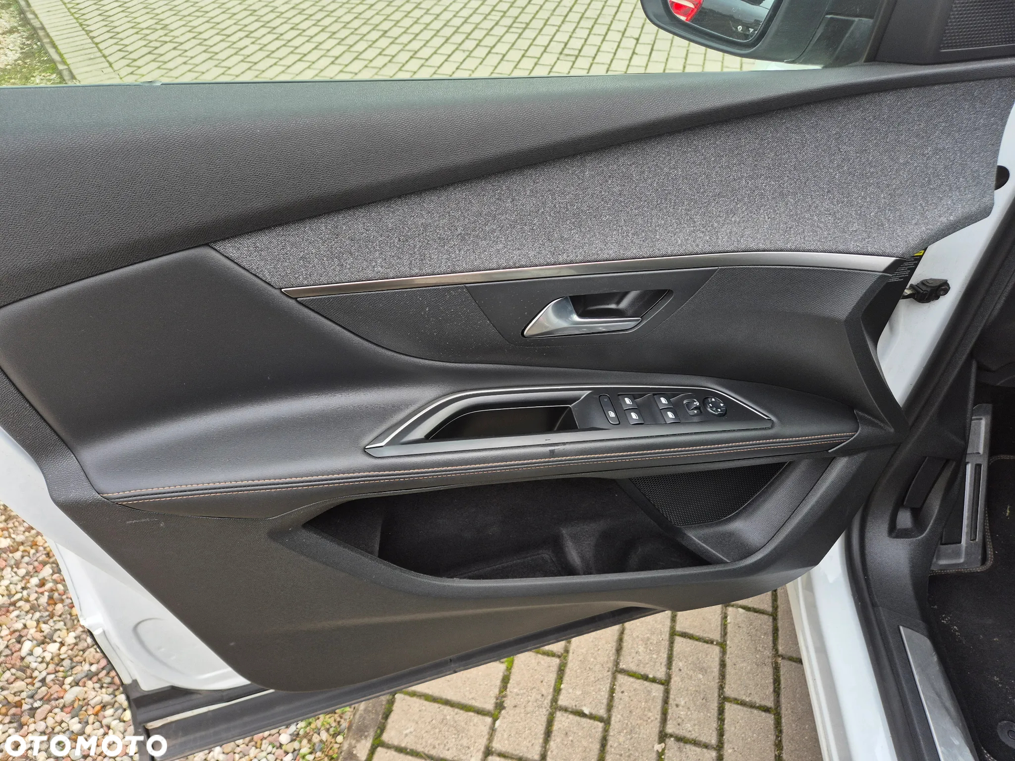 Peugeot 5008 1.5 BlueHDi GT S&S - 32
