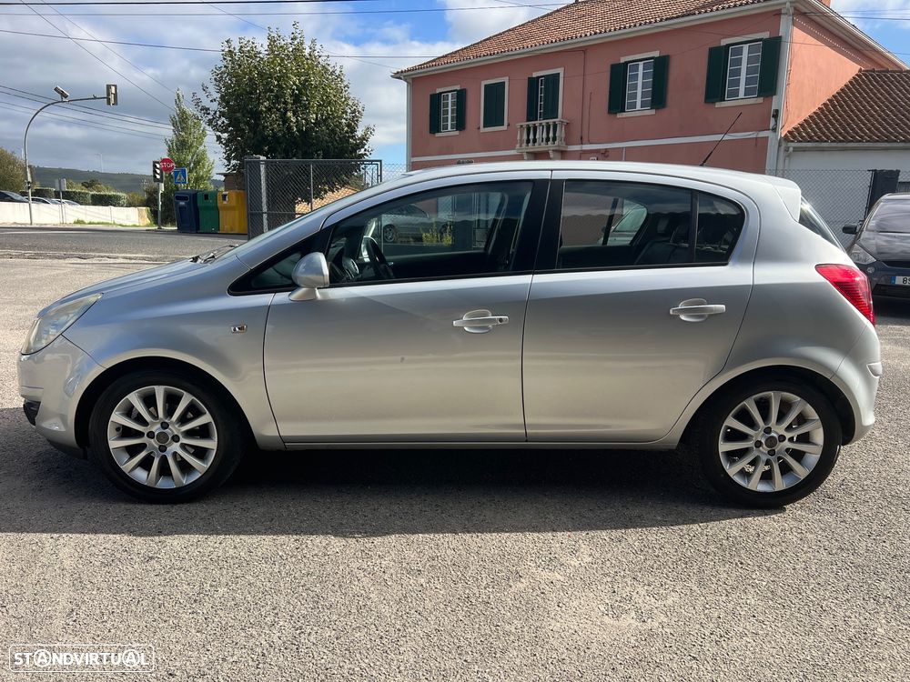 Opel Corsa 1.2 Cosmo - 33