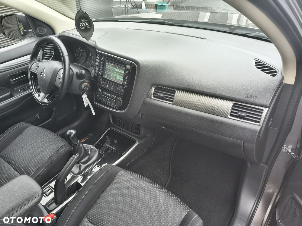 Mitsubishi Outlander - 13