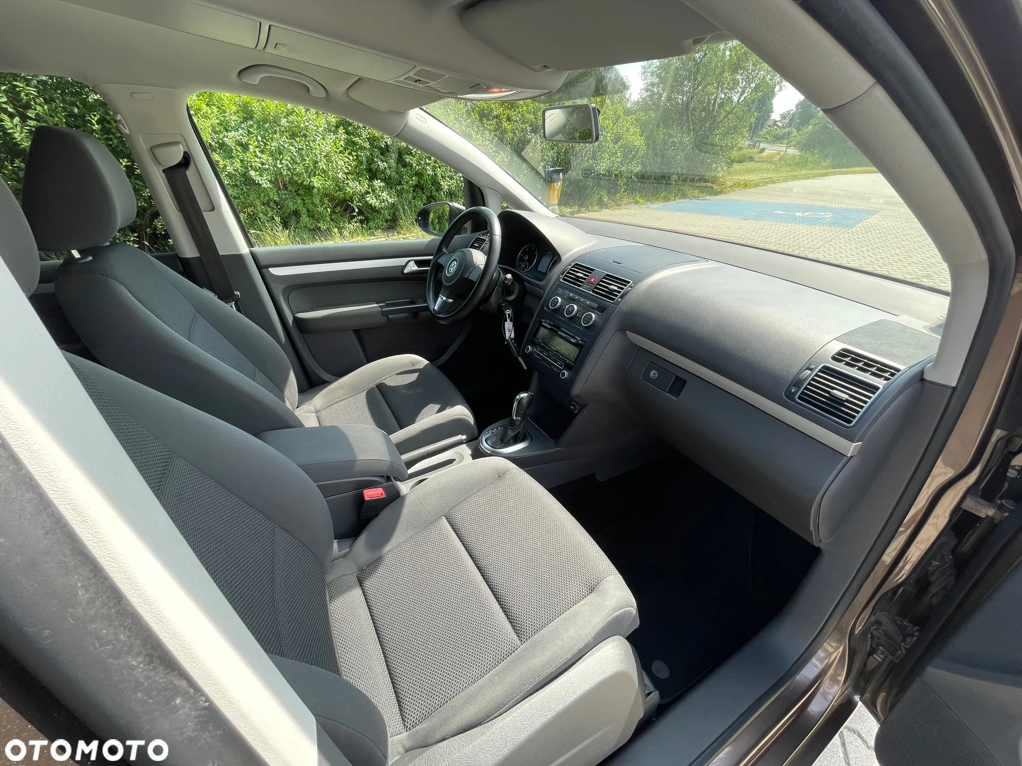 Volkswagen Touran 1.6 TDI DPF BlueMotion Technology DSG Trendline - 25