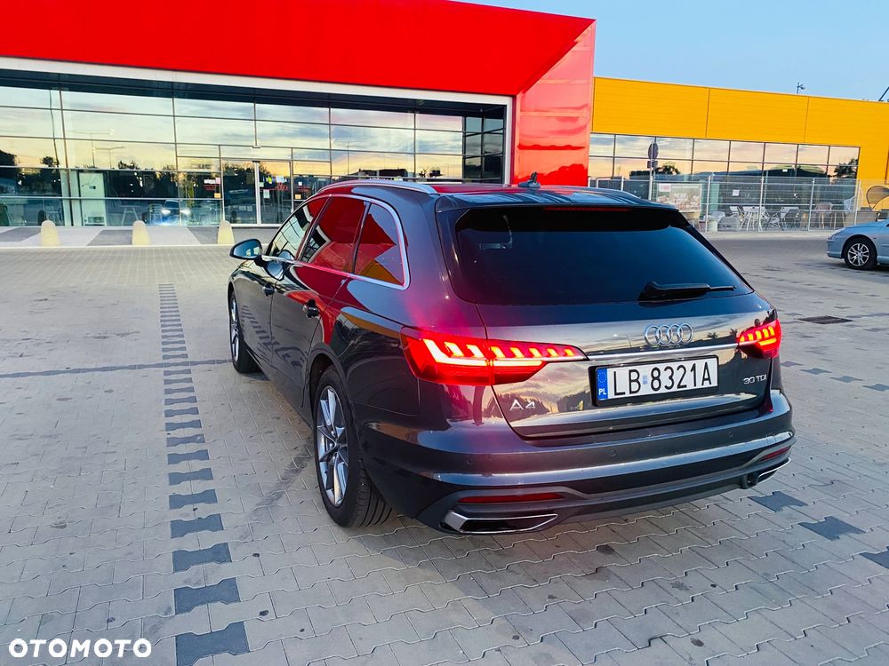 Audi A4 Avant 30 TDI S tronic - 9