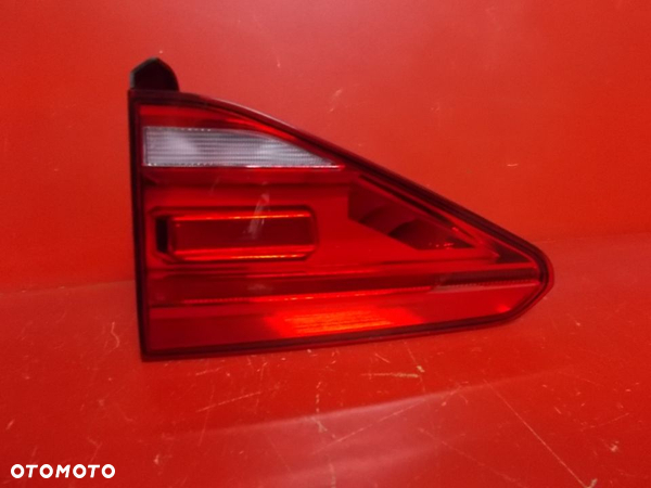 VW TOURAN LAMPA TYŁ TYLNA PRAWA