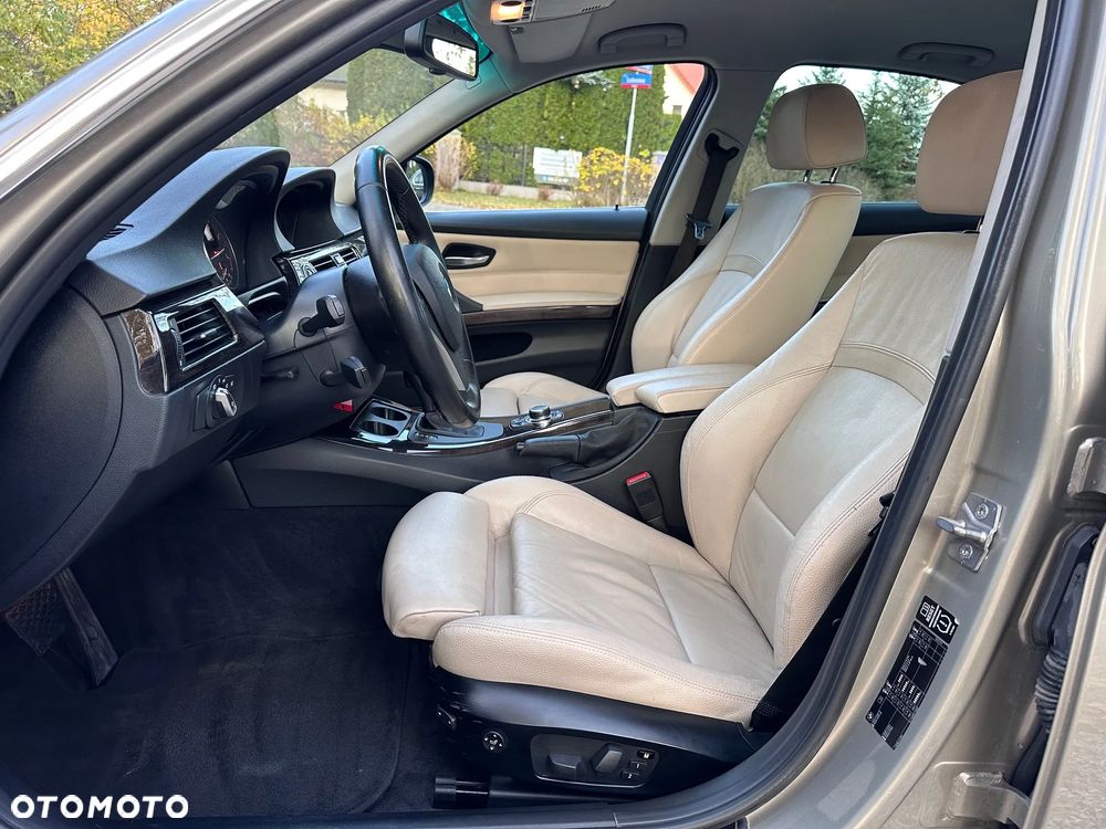 BMW Seria 3 330d xDrive DPF Edition Exclusive - 18