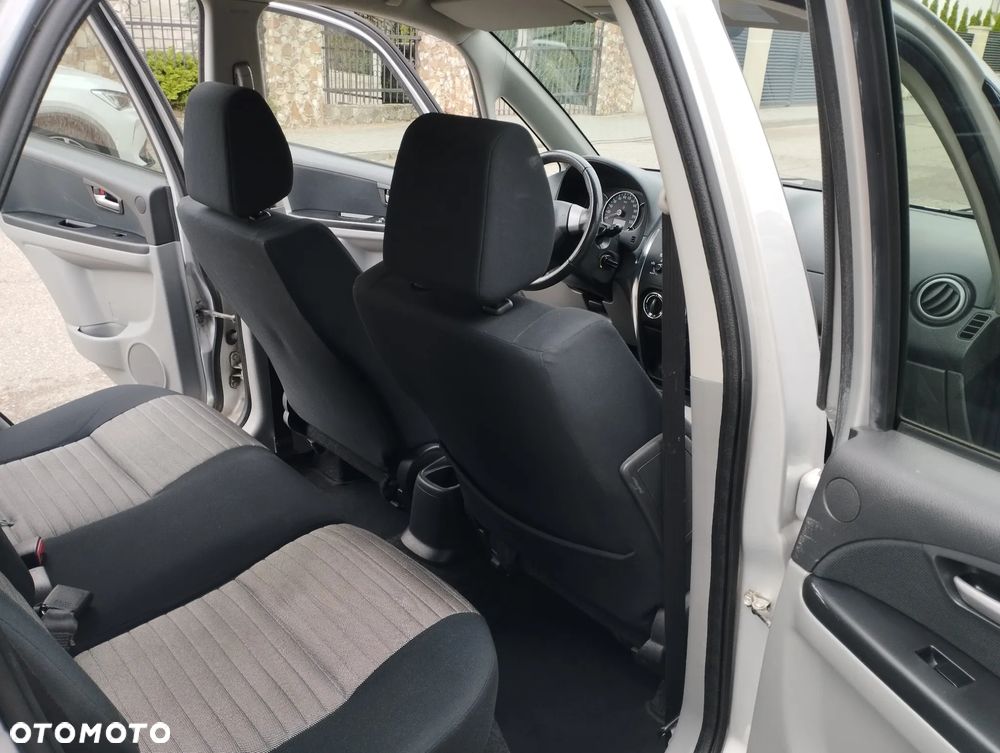 Suzuki SX4 1.9 DDiS 4WD GS / Premium - 11