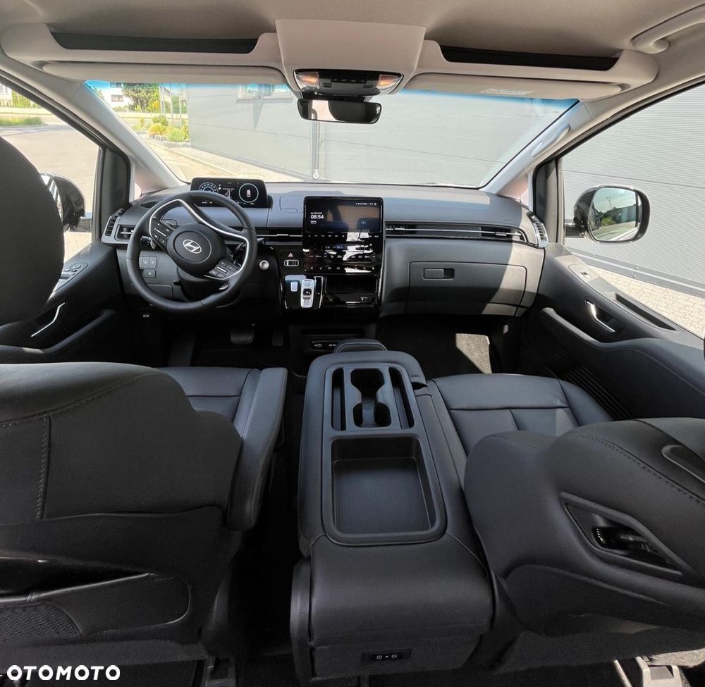 Hyundai Staria 1.6 T-GDI HEV Smart VIP - 12