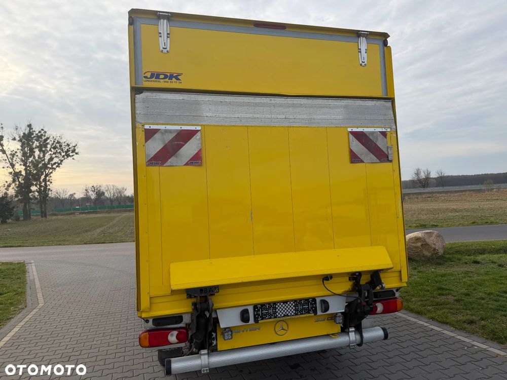 Mercedes-Benz Sprinter - 11