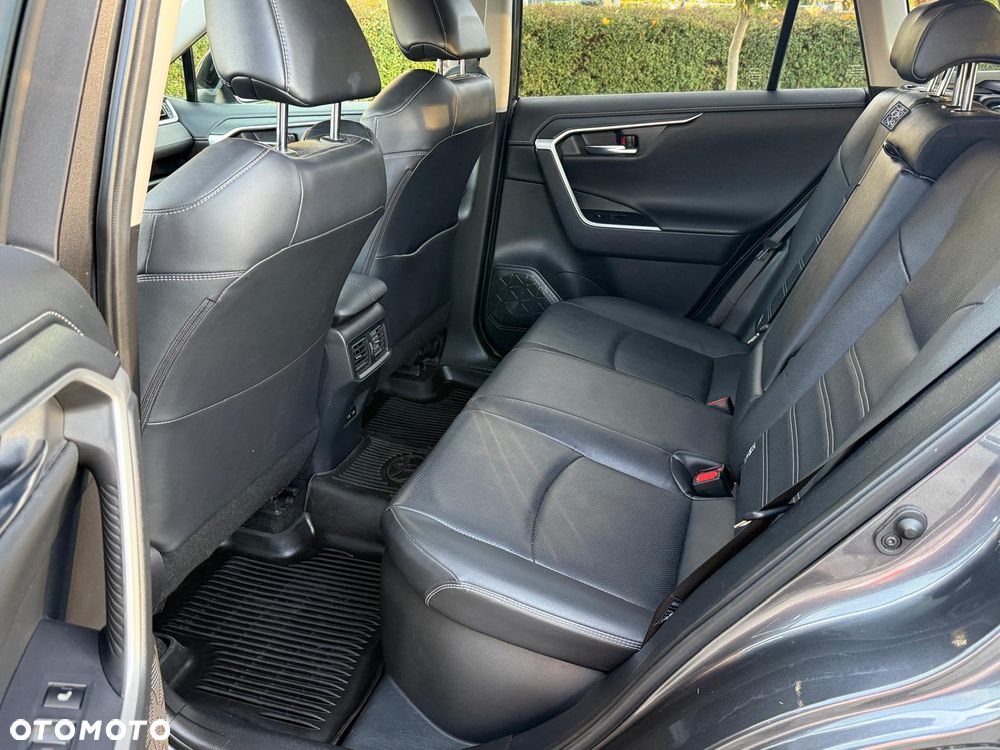 Toyota RAV4 - 16