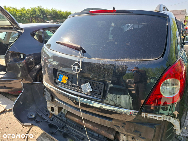 Opel Antara klapa bagażnika tył