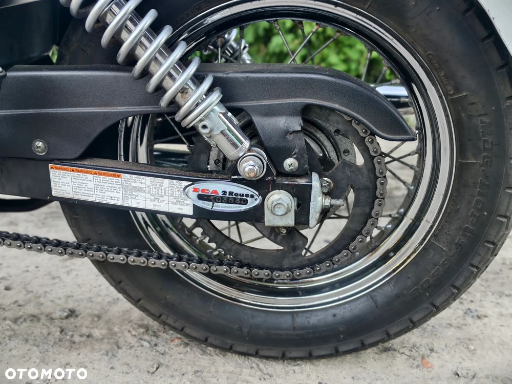 Suzuki Intruder - 13