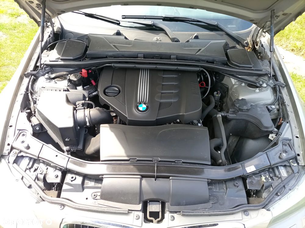 BMW Seria 3 320d DPF Blue Performance Edition Sport - 34