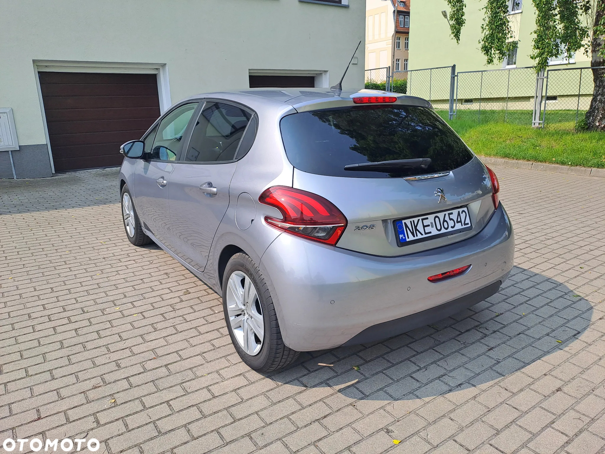 Peugeot 208 - 13