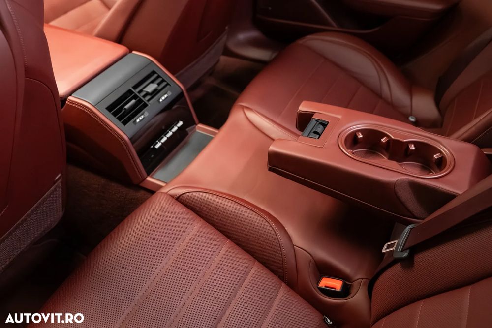 Porsche Panamera 4 - 27