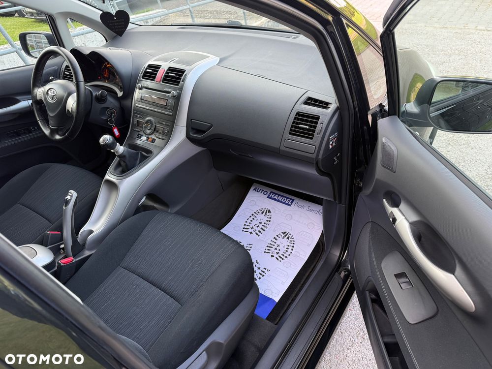 Toyota Auris - 16