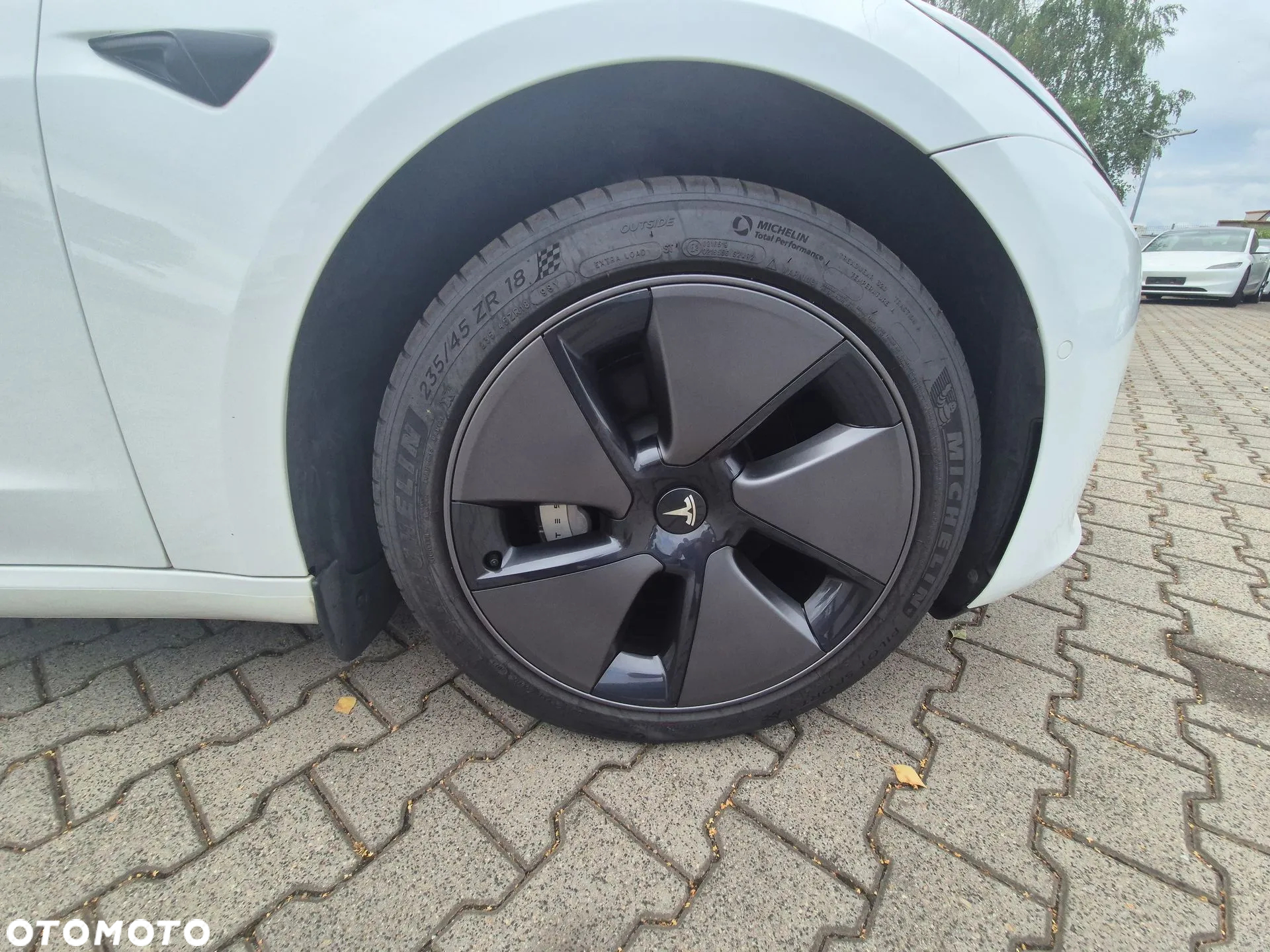 Tesla Model 3 RWD - 15