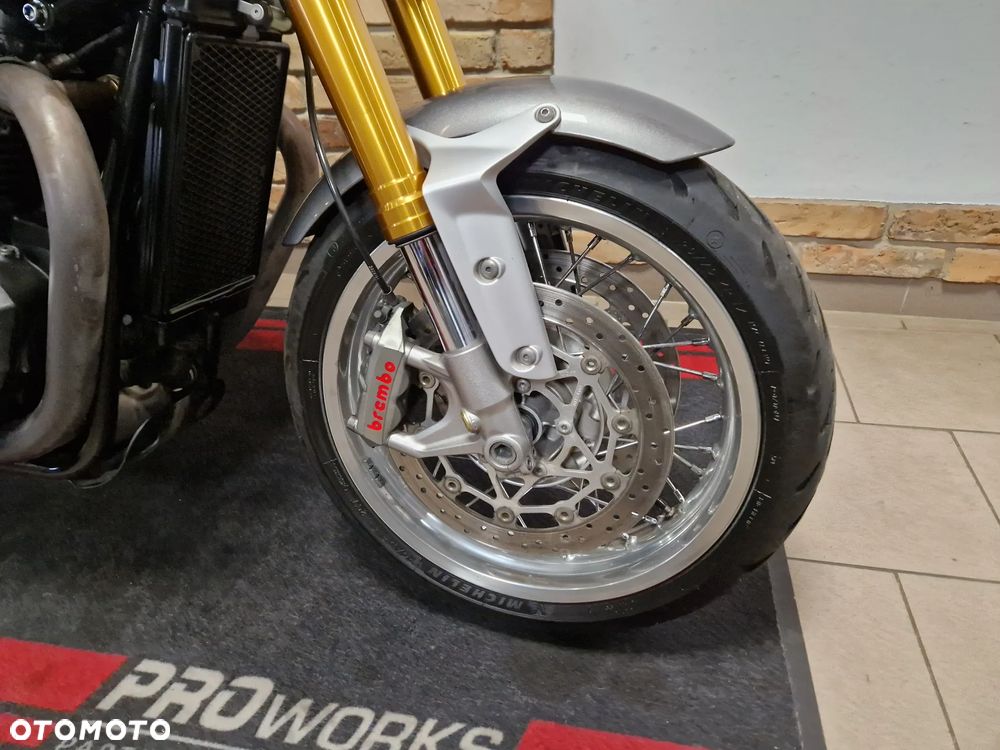 Triumph Thruxton - 30