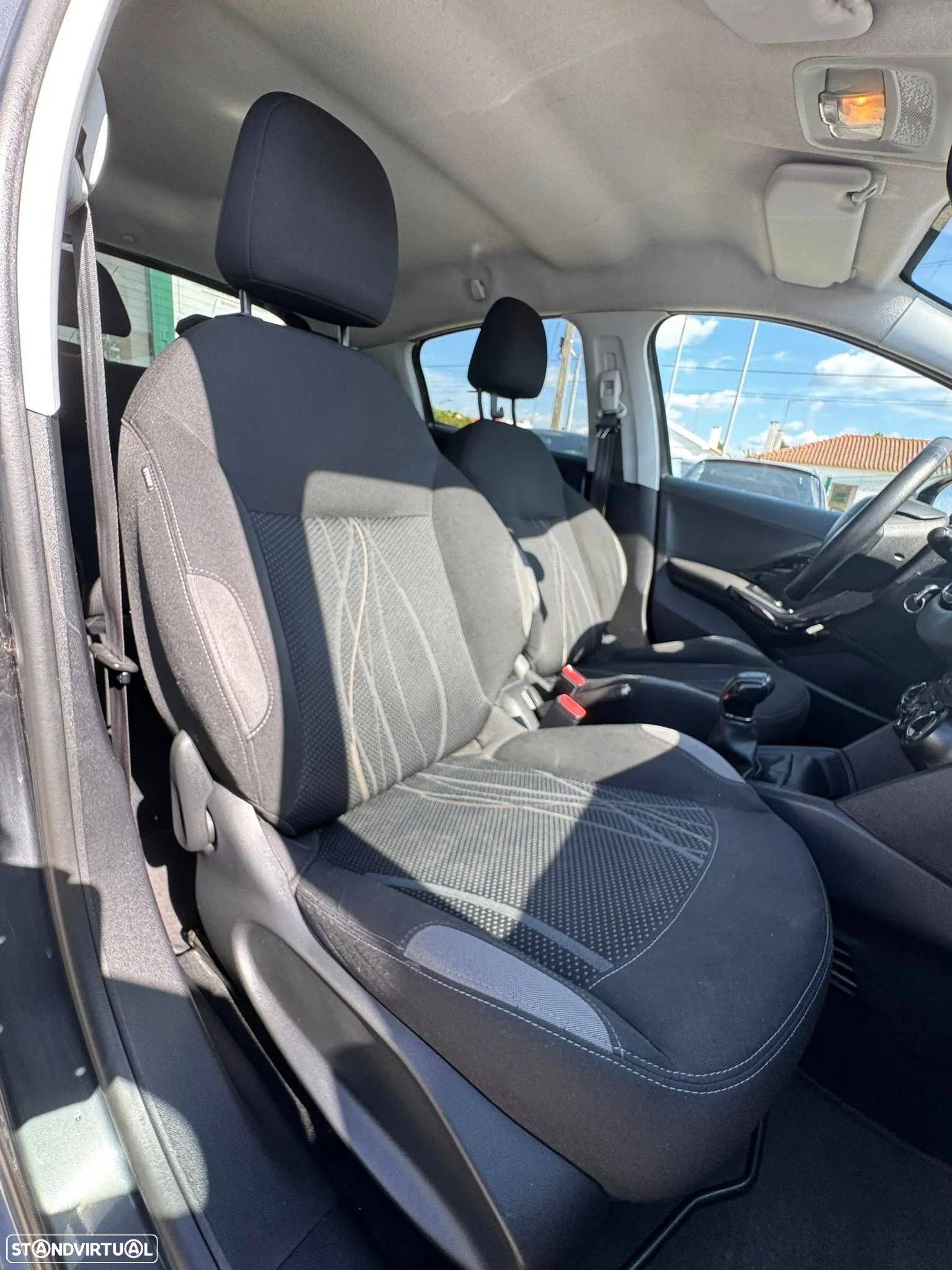 Peugeot 208 1.4 HDi Allure - 9