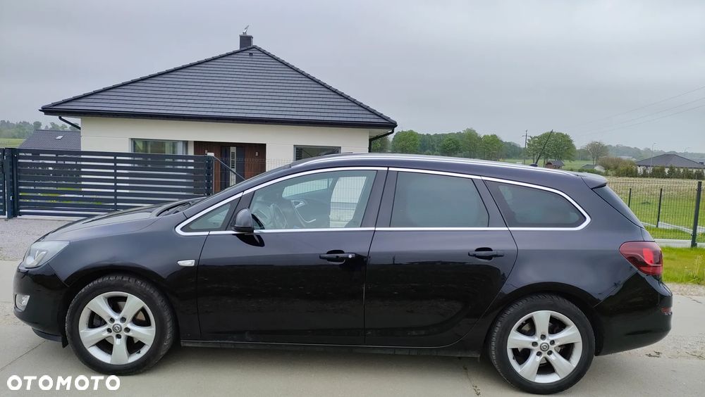 Opel Astra 1.6 Turbo Edition Sport - 1