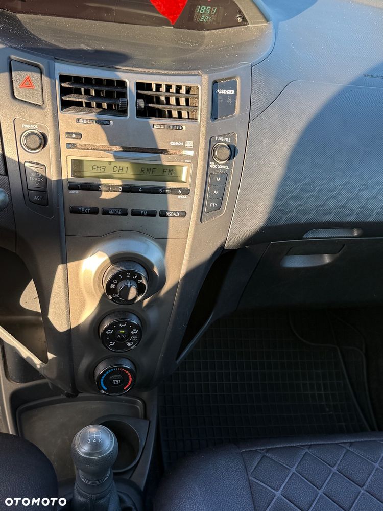 Toyota Yaris 1.0 Active - 10