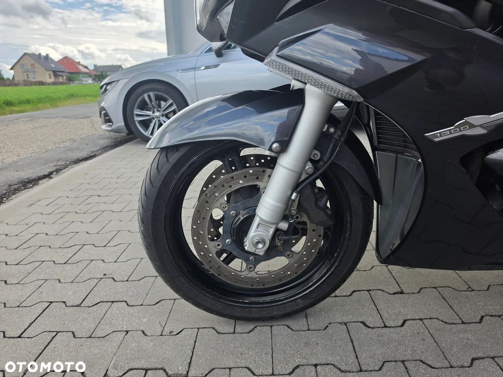 Yamaha FJR - 8