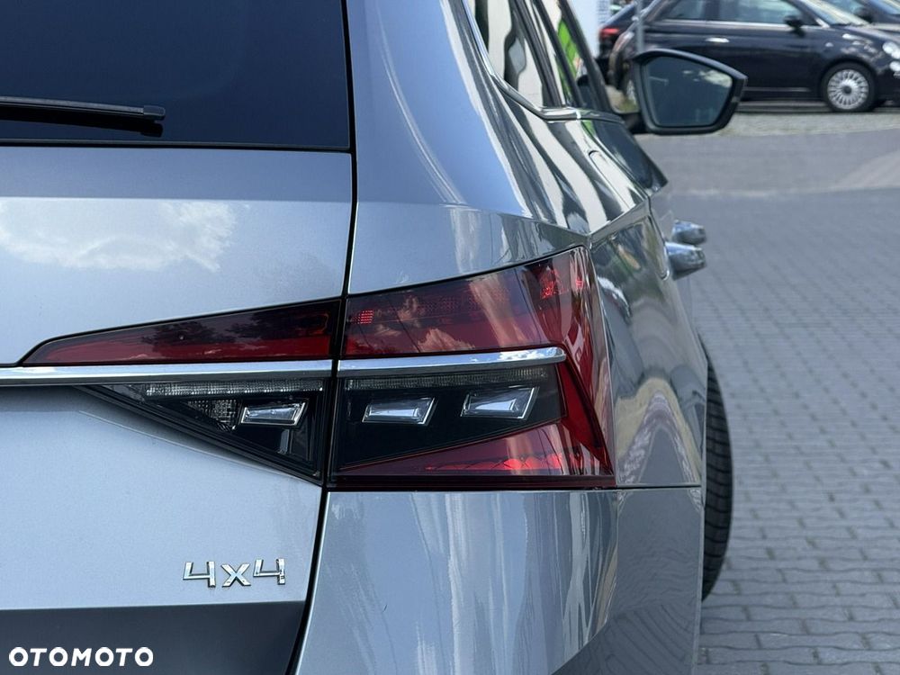 Skoda Superb 2.0 TDI SCR 4x4 Style DSG - 11