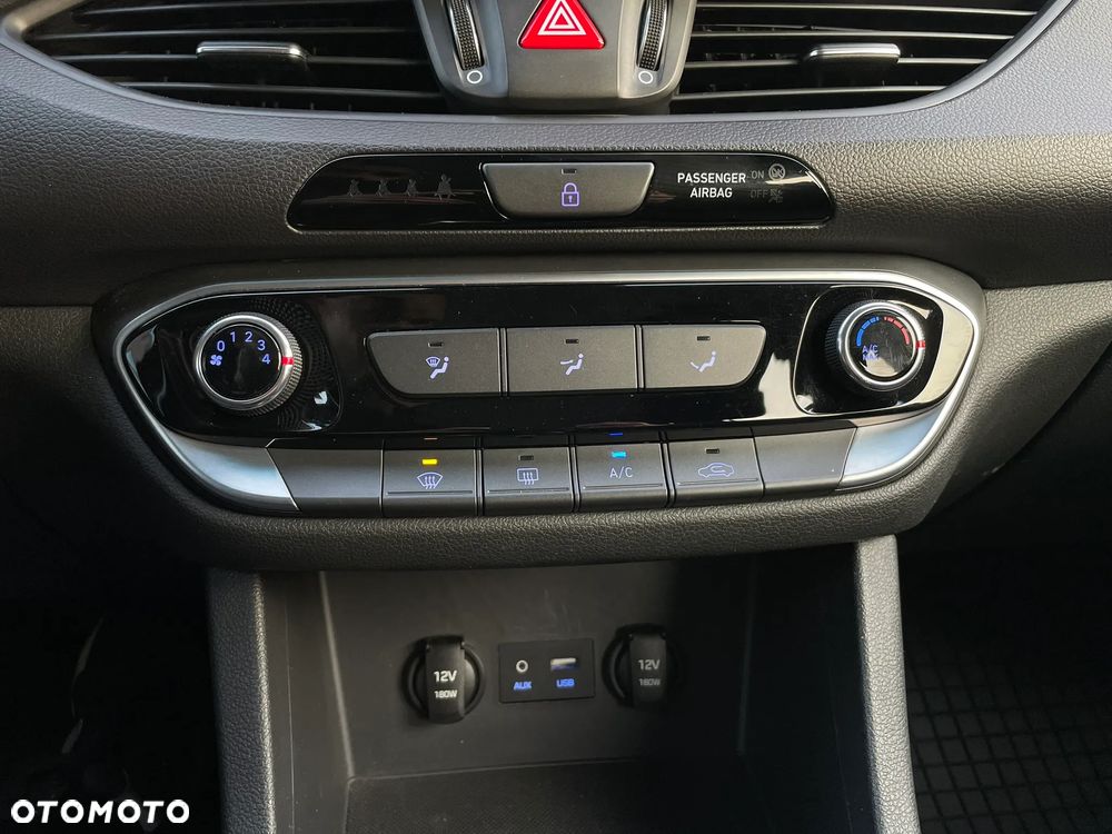 Hyundai i30 1.4 Classic + - 38