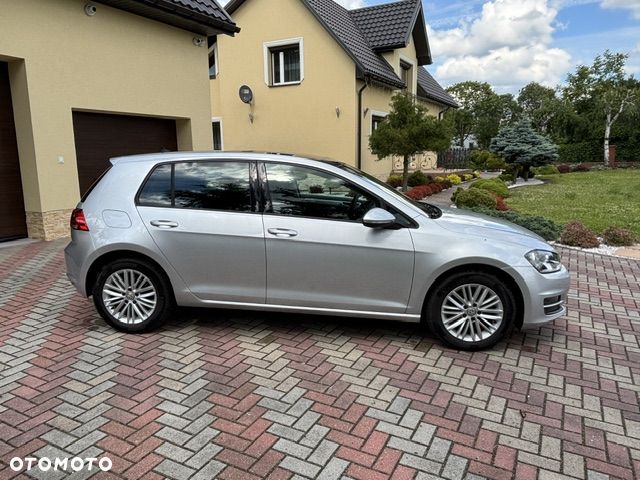 Volkswagen Golf - 6