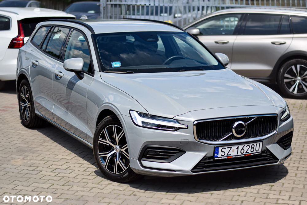 Volvo V60 B3 B DKG Momentum Pro - 38