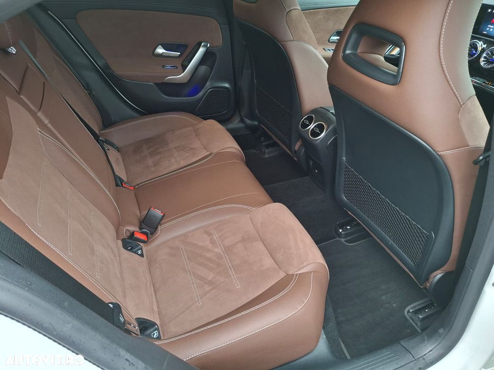 Mercedes-Benz CLA - 12