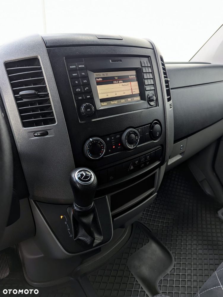 Mercedes-Benz Sprinter - 10
