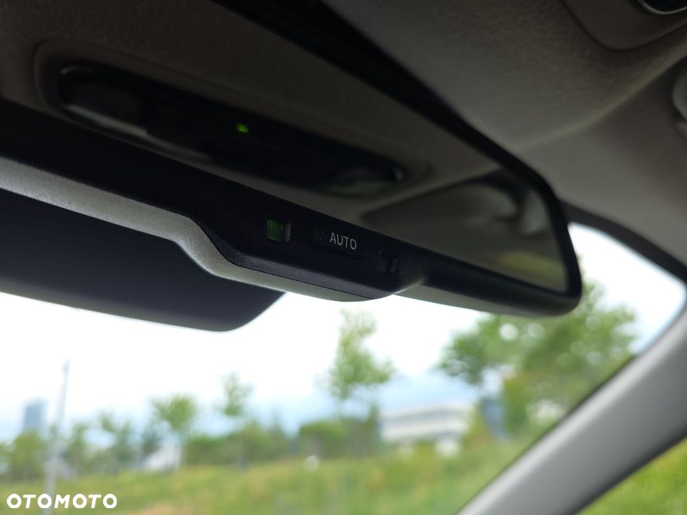 Toyota Yaris Hybrid 1.5 Style - 29