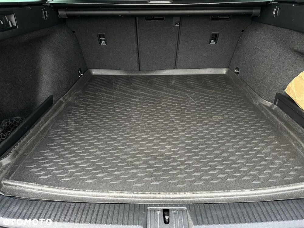 Volkswagen Passat - 9