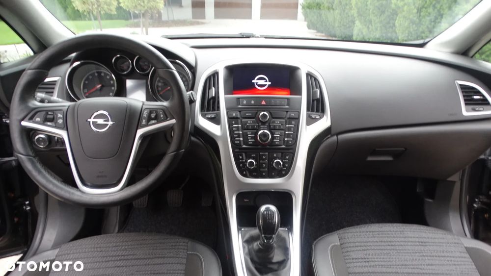 Opel Astra 1.4 Turbo Innovation - 17