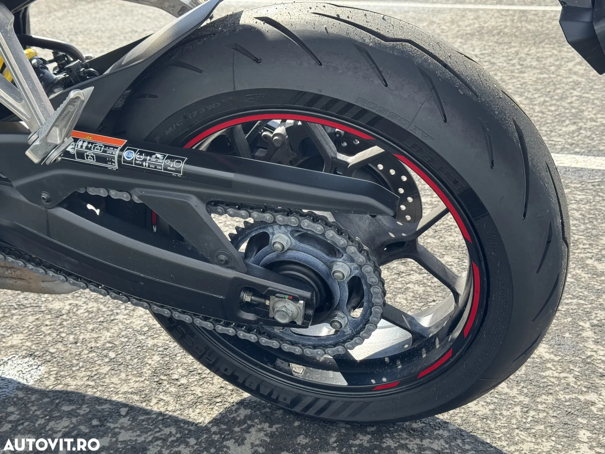 Honda CBR 650R - 13