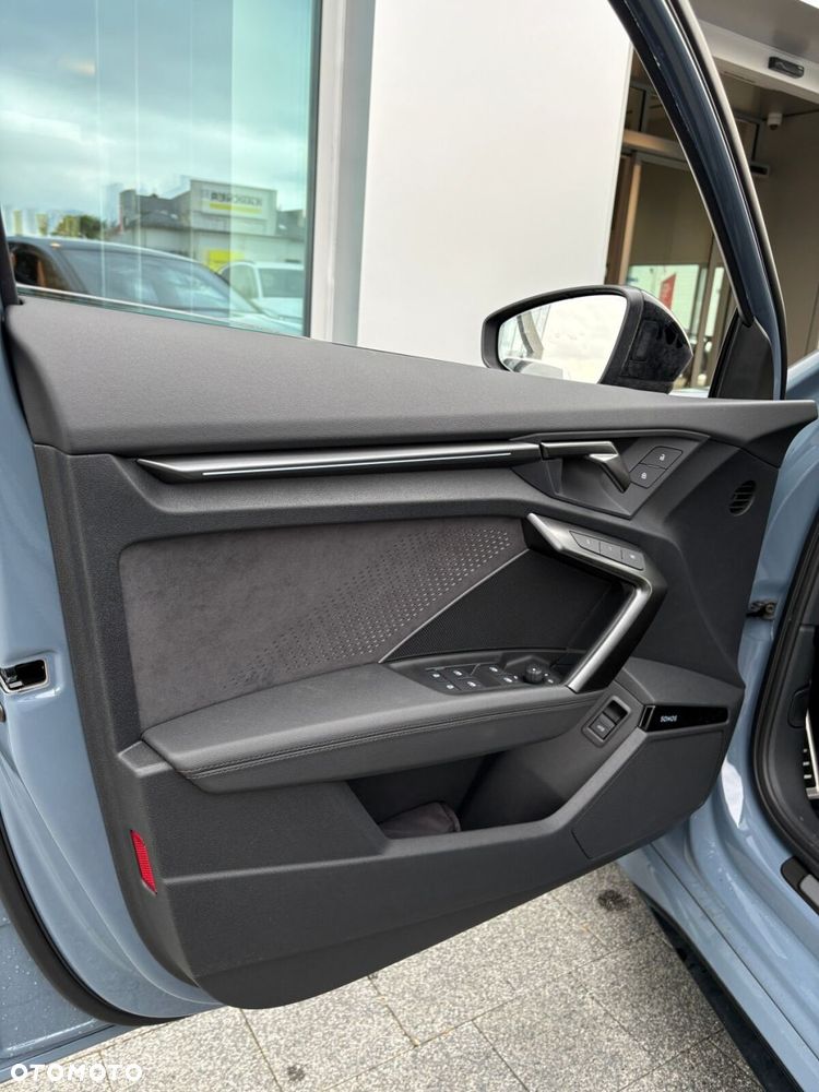 Audi RS3 Limousine - 17