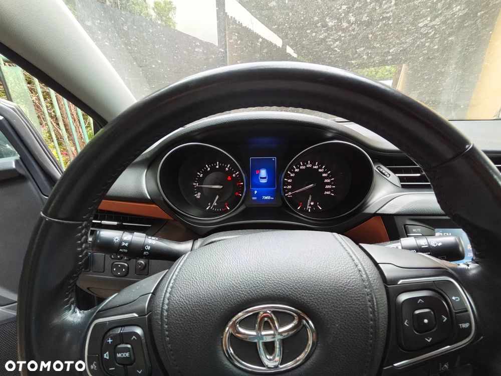 Toyota Avensis 1.8 Active MS - 11