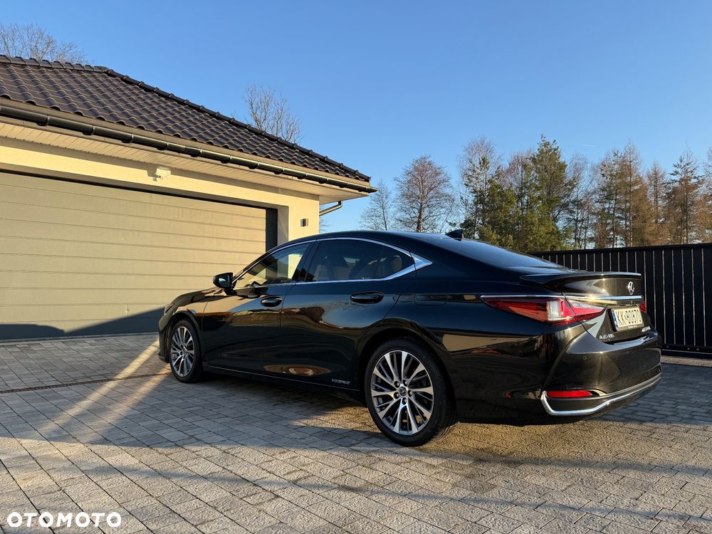 Lexus ES 300h Business Edition - 8